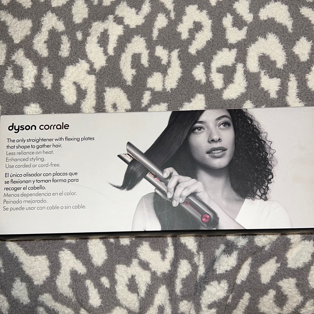 COPY - Dyson Corrale straightener